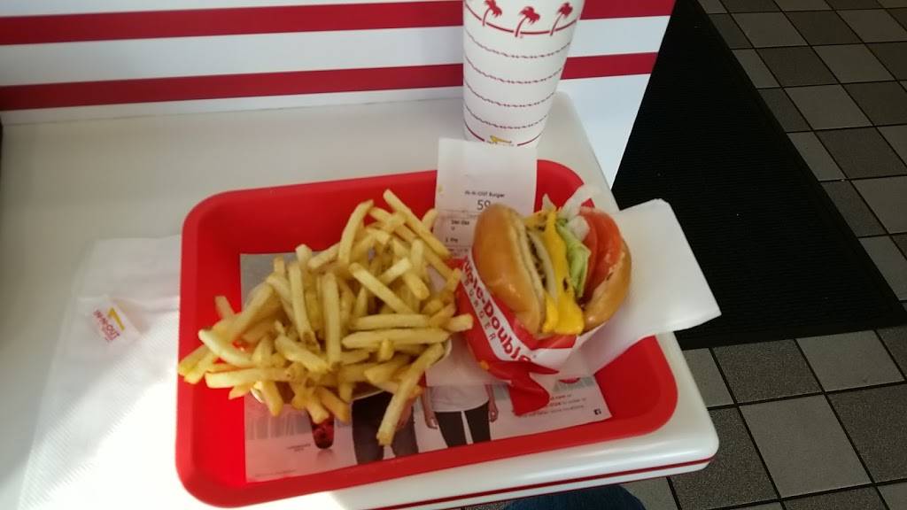 In-N-Out Burger | restaurant | 7930 Van Nuys Blvd, Van Nuys, CA 91402, USA | 8007861000 OR +1 800-786-1000