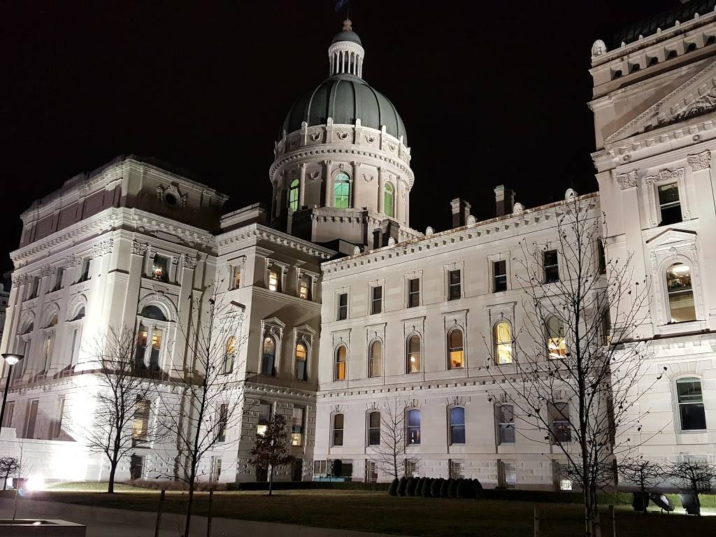 Loughmillers Pub & Eatery | restaurant | 301 W Washington St, Indianapolis, IN 46204, USA | 3176387380 OR +1 317-638-7380