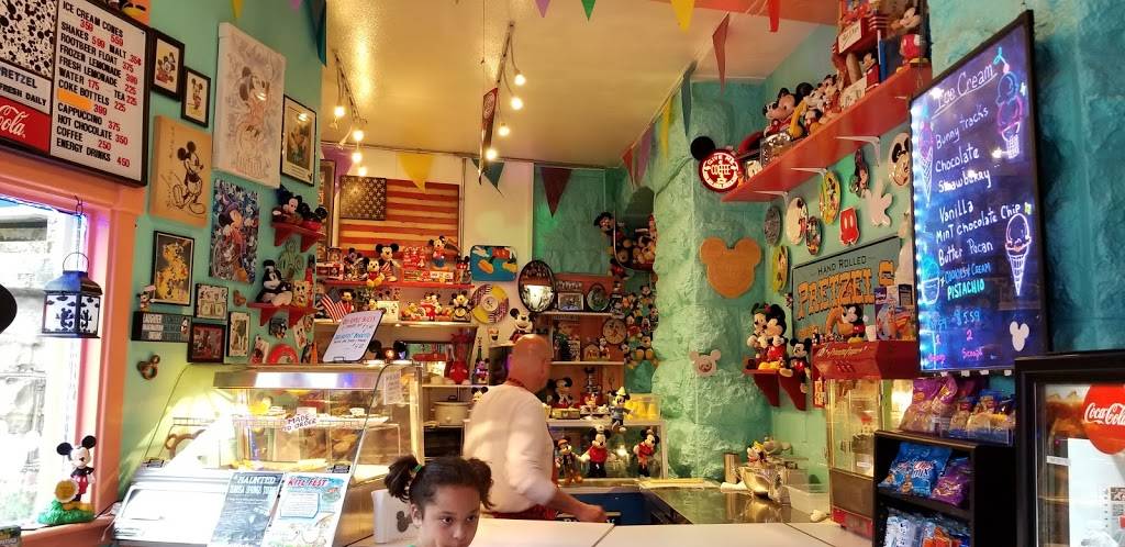 Parkside Pretzel | restaurant | 8 Spring St, Eureka Springs, AR 72632, USA | 4793202820 OR +1 479-320-2820