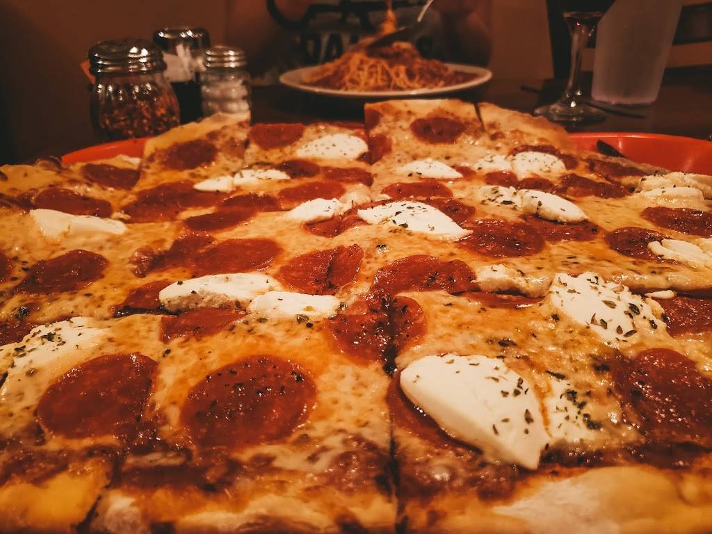 Scalinis Pizza & Pasta | restaurant | 2021 Abrams Rd, Dallas, TX 75214, USA | 2148218088 OR +1 214-821-8088