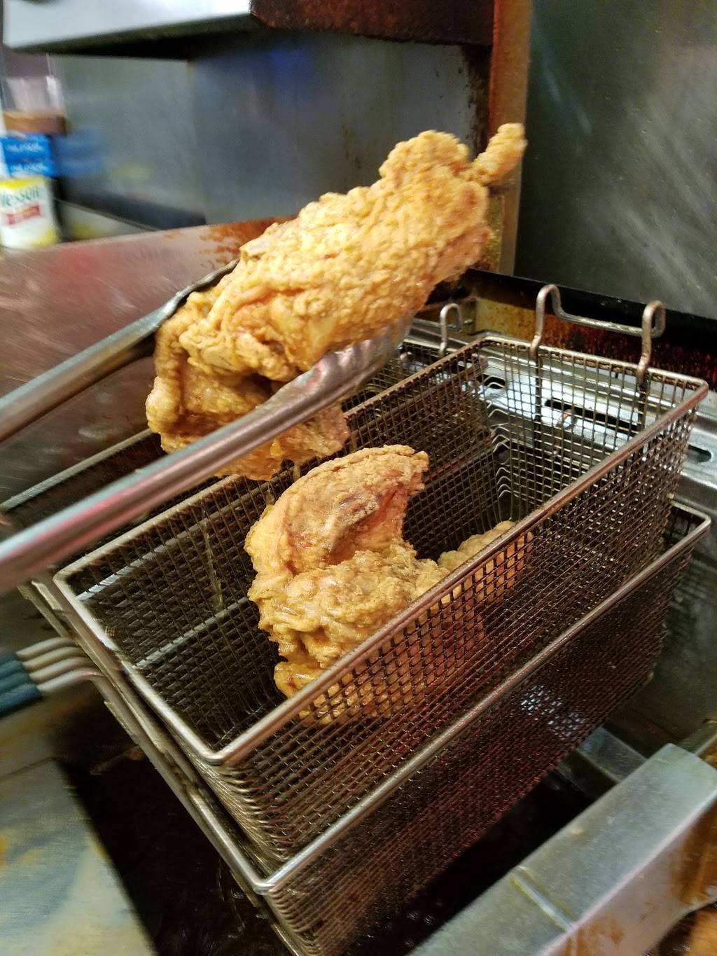 Virlies Grill | restaurant | 58 Hillsboro St, Pittsboro, NC 27312, USA | 9195420376 OR +1 919-542-0376