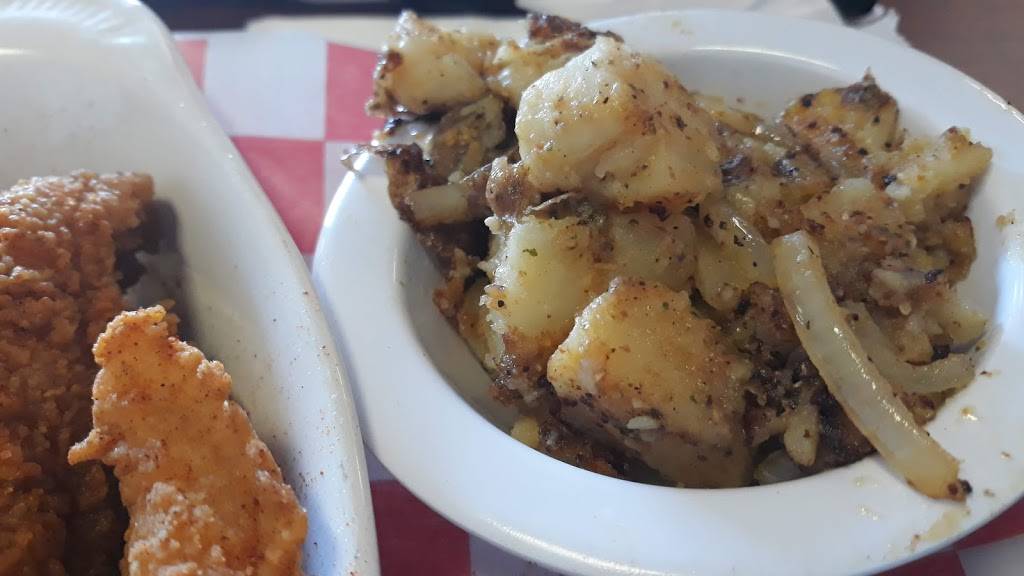 Traditionz Wings & Grill | restaurant | 3330-5 S Crater Rd, Petersburg, VA 23805, USA | 8048631911 OR +1 804-863-1911