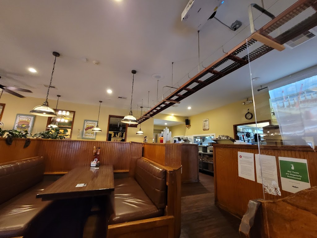 Stobys Restaurant | restaurant | 405 W Parkway Dr, Russellville, AR 72801, USA | 4799683816 OR +1 479-968-3816