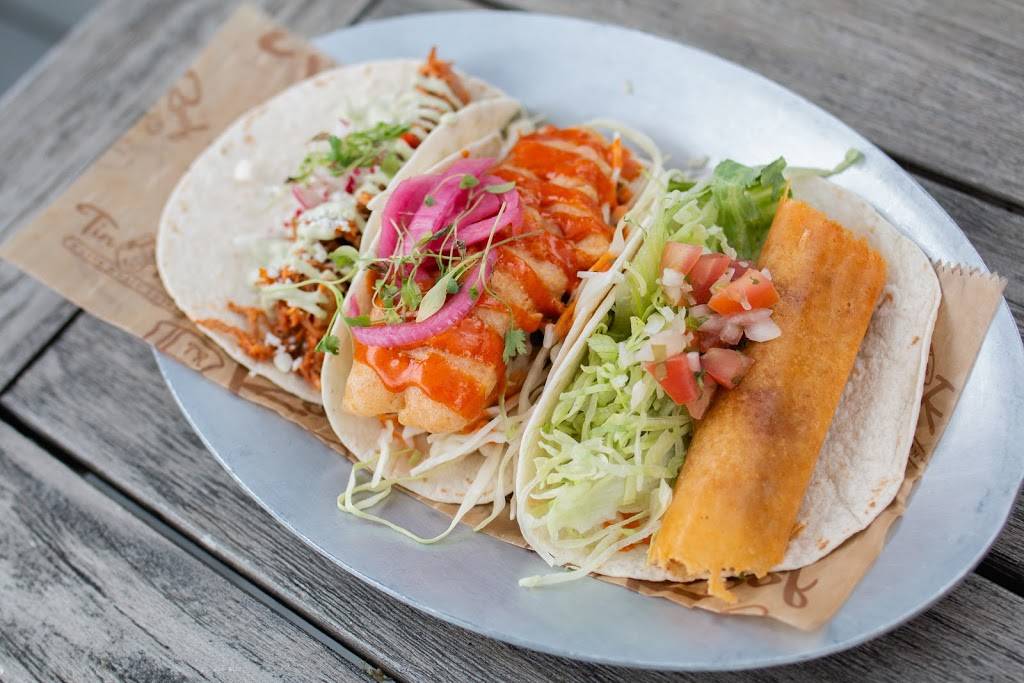 Tin Roof | restaurant | 1000 Clark Ave, St. Louis, MO 63102, USA | 3142405400 OR +1 314-240-5400