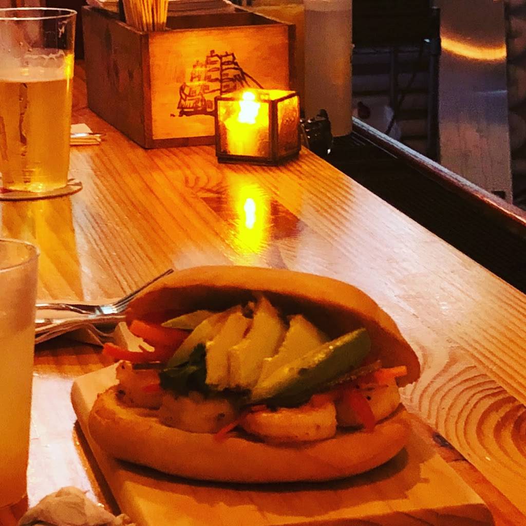 Frying Pan Helm Bar | restaurant | 51 35th St, Brooklyn, NY 11232, USA | 6467081814 OR +1 646-708-1814