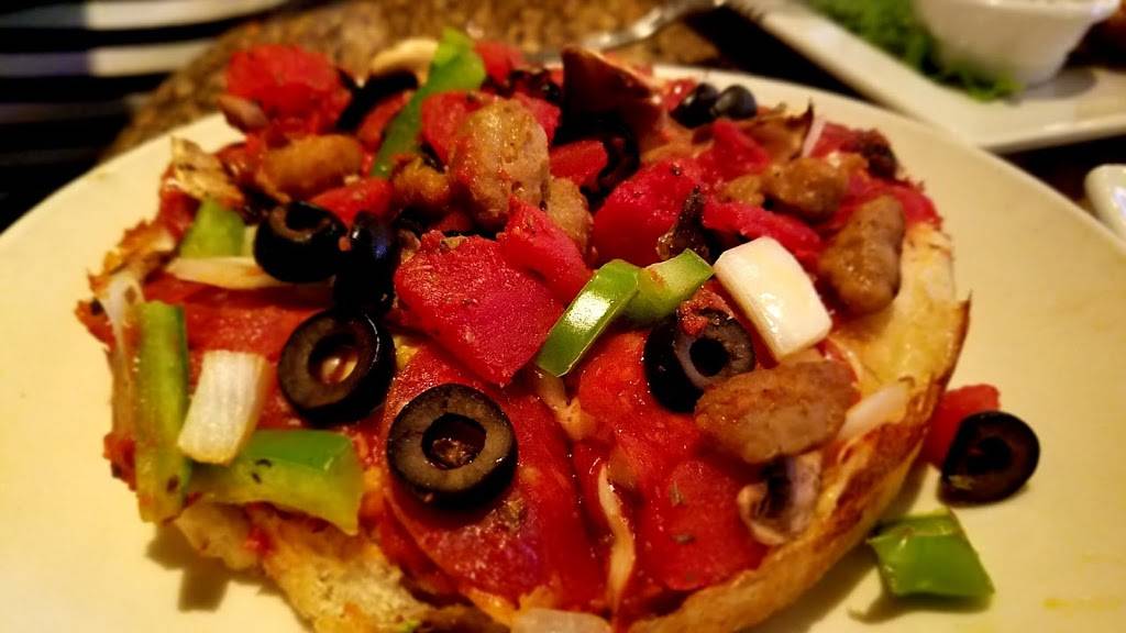 BJs Restaurant & Brewhouse | restaurant | 3155 W Chandler Blvd, Chandler, AZ 85226, USA | 4809170631 OR +1 480-917-0631