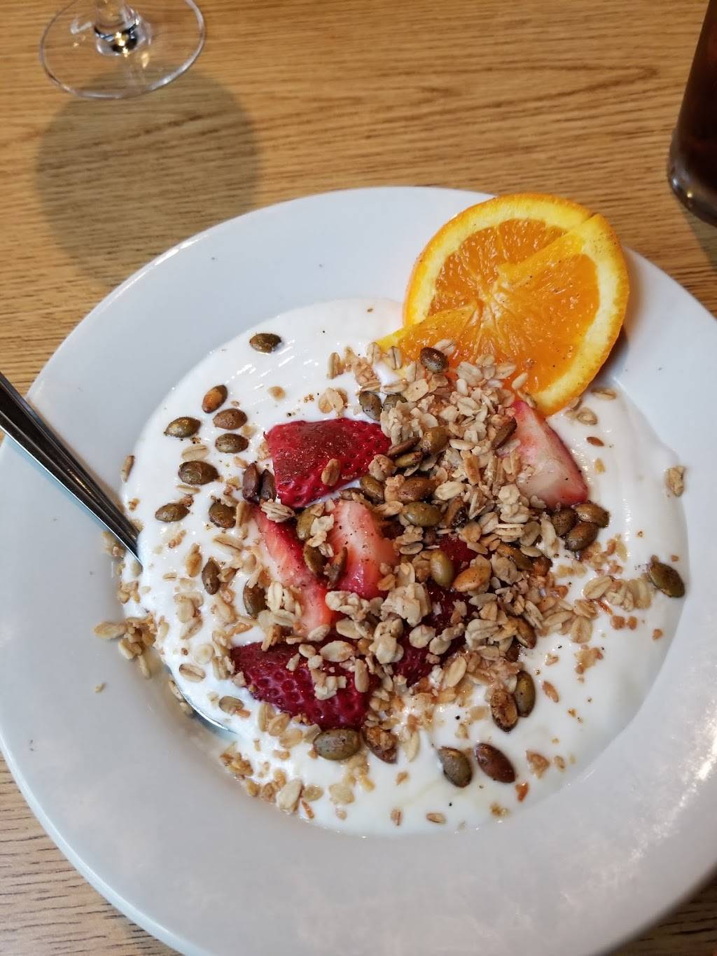 The Social Bar + Kitchen | restaurant | 208 Bank St, New London, CT 06320, USA | 8604426900 OR +1 860-442-6900