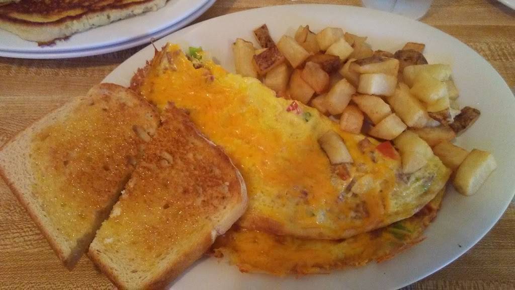 Scrambled Sams | restaurant | 802 W Main St, Lyons, KS 67554, USA | 6206802634 OR +1 620-680-2634