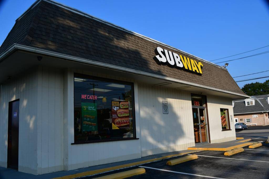 Subway | restaurant | 325 E Main St, Macungie, PA 18062, USA | 6109674967 OR +1 610-967-4967