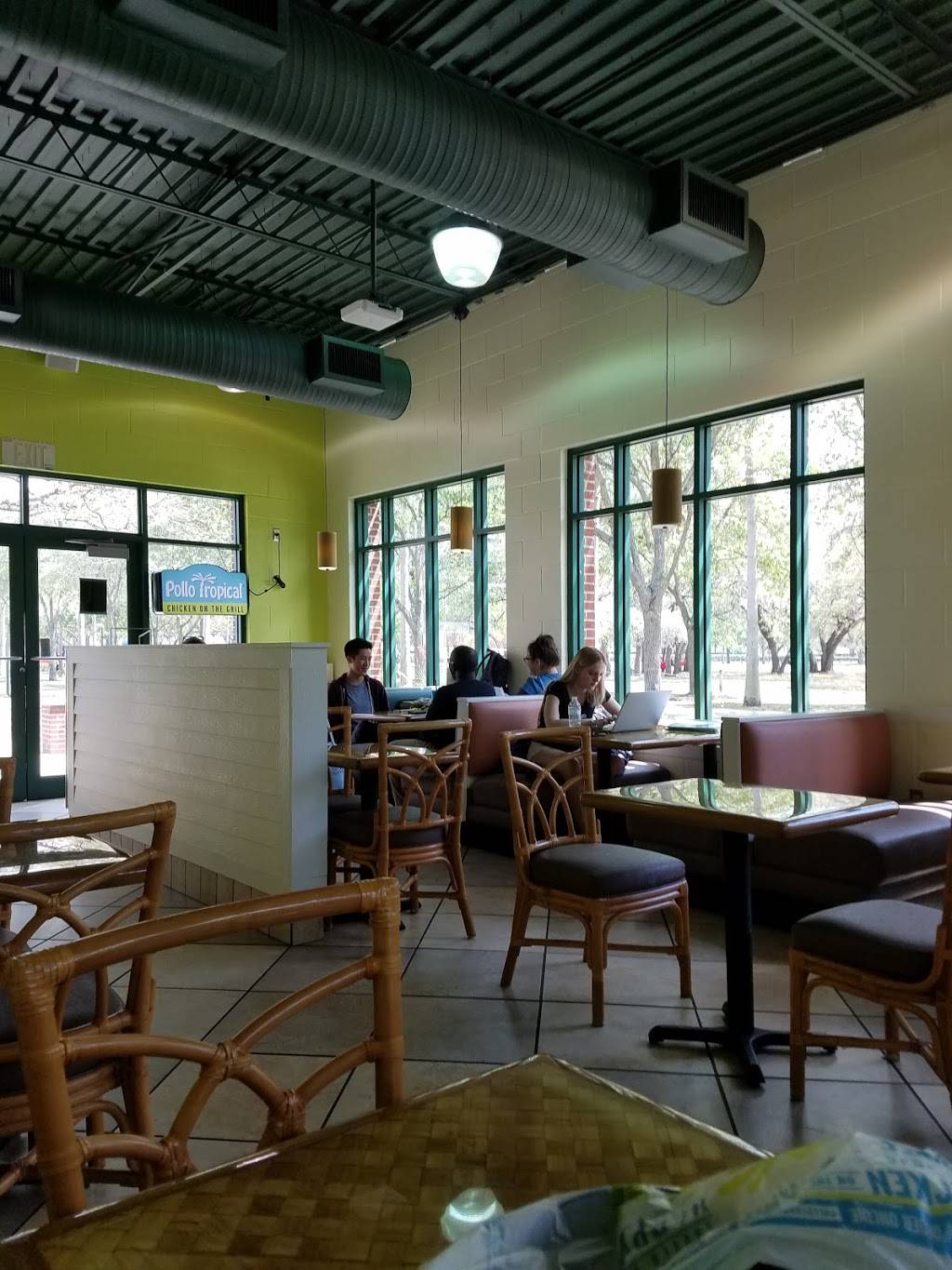 Pollo Tropical | restaurant | 12302 USF Maple Drive, Tampa, FL 33620, USA | 8133969099 OR +1 813-396-9099