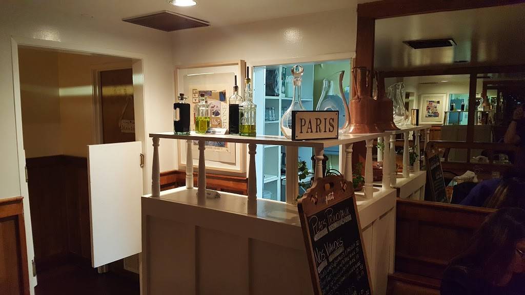 Le Petit Cafe | restaurant | 2842 Colorado Ave, Santa Monica, CA 90404, USA | 3108296792 OR +1 310-829-6792