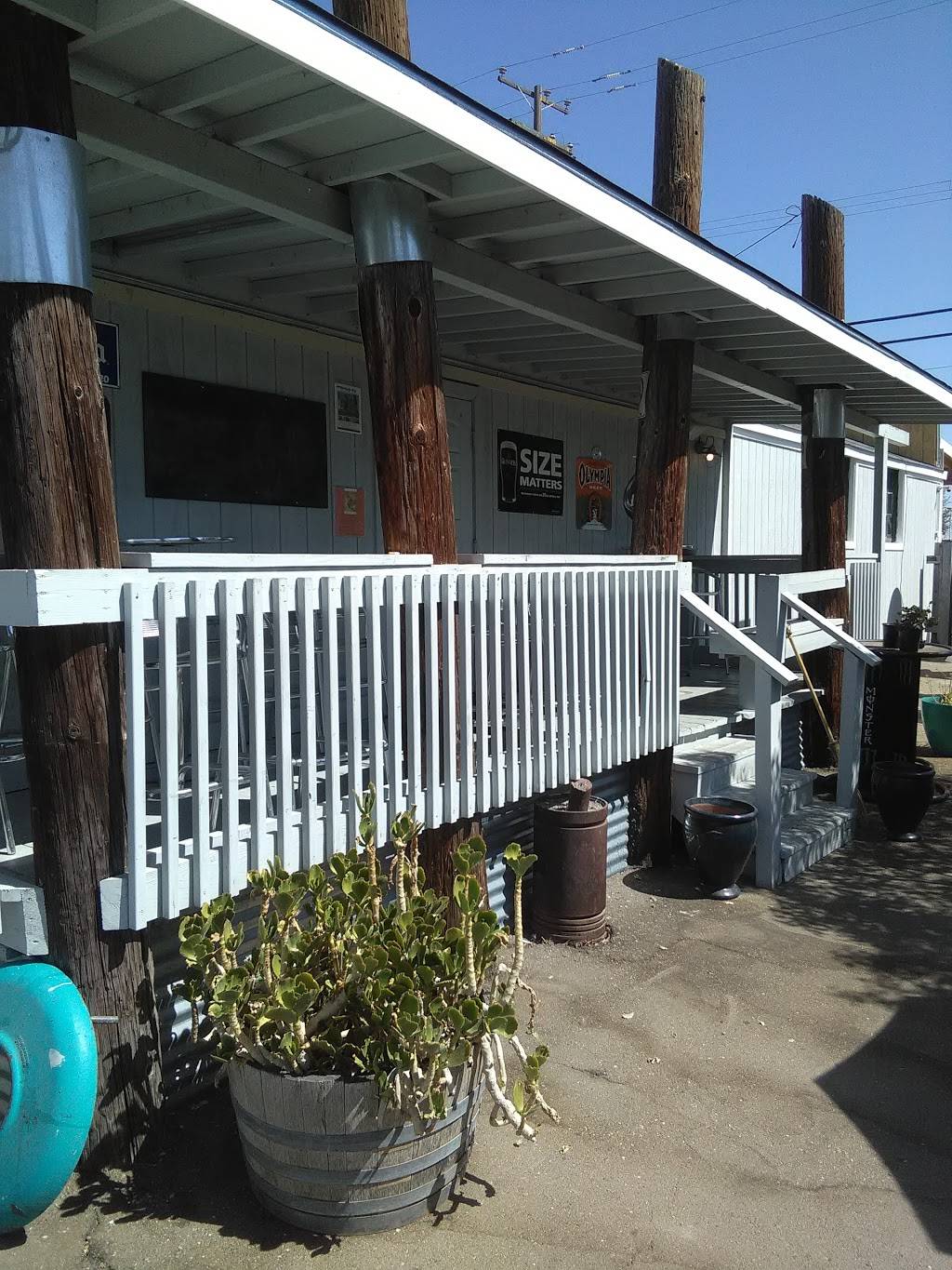 Tugs Bar and Grill | restaurant | 6201 Bethel Island Rd, Bethel Island, CA 94511, USA | 9256849800 OR +1 925-684-9800