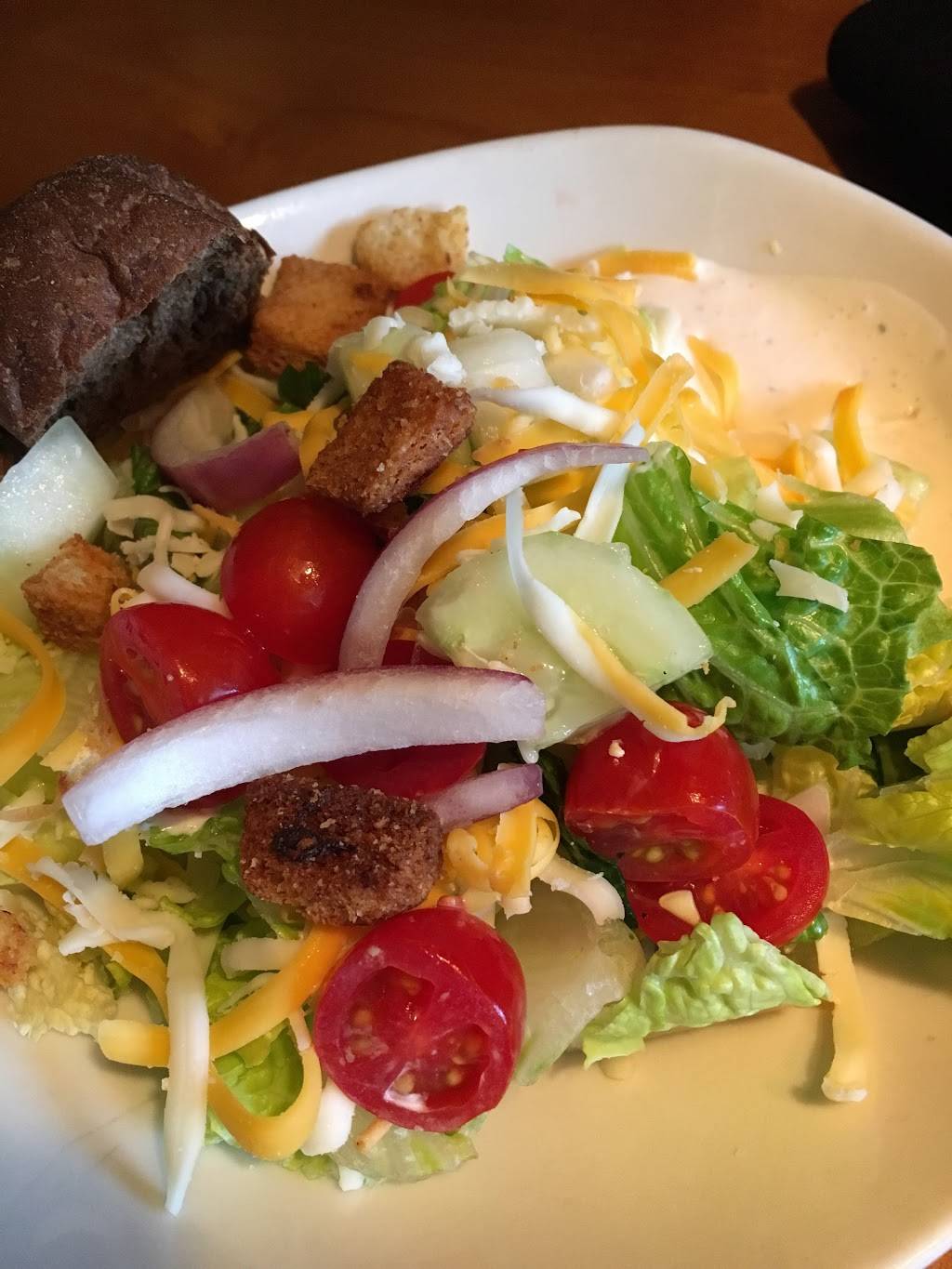 Outback Steakhouse | restaurant | 13010 Middlebelt Rd, Livonia, MI 48150, USA | 7345252476 OR +1 734-525-2476