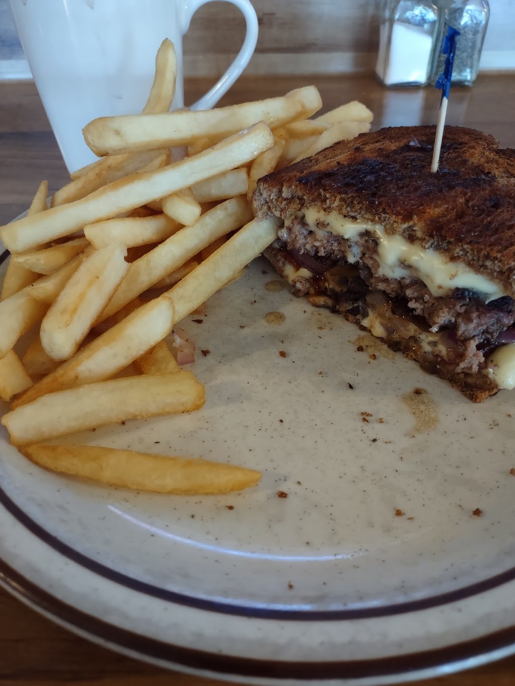 Annies Rendezvous Café | restaurant | 44219 CA-299 East, McArthur, CA 96056, USA | 5303365078 OR +1 530-336-5078