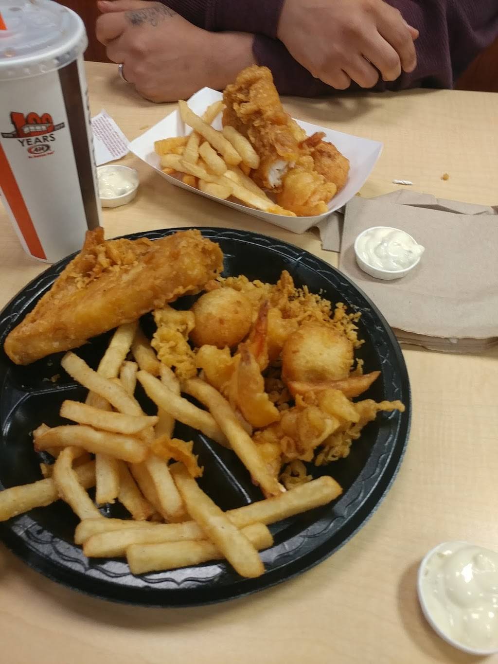 Long John Silvers | restaurant | 4350 W Commerce St, San Antonio, TX 78237, USA | 2105910628 OR +1 210-591-0628