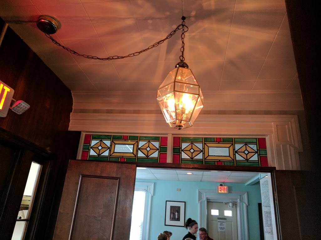 Erics Porter Haus | restaurant | 4926, 229 Wisconsin Ave, Waukesha, WI 53186, USA | 2625421300 OR +1 262-542-1300