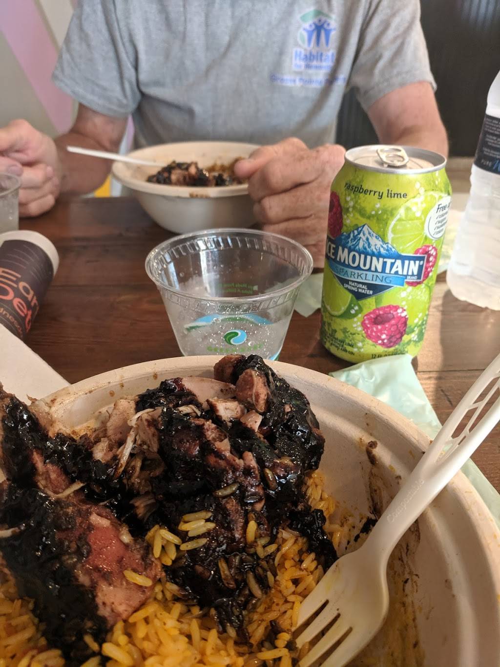 Yumvillage | restaurant | 6500 Woodward Ave, Detroit, MI 48202, USA | 3133346099 OR +1 313-334-6099