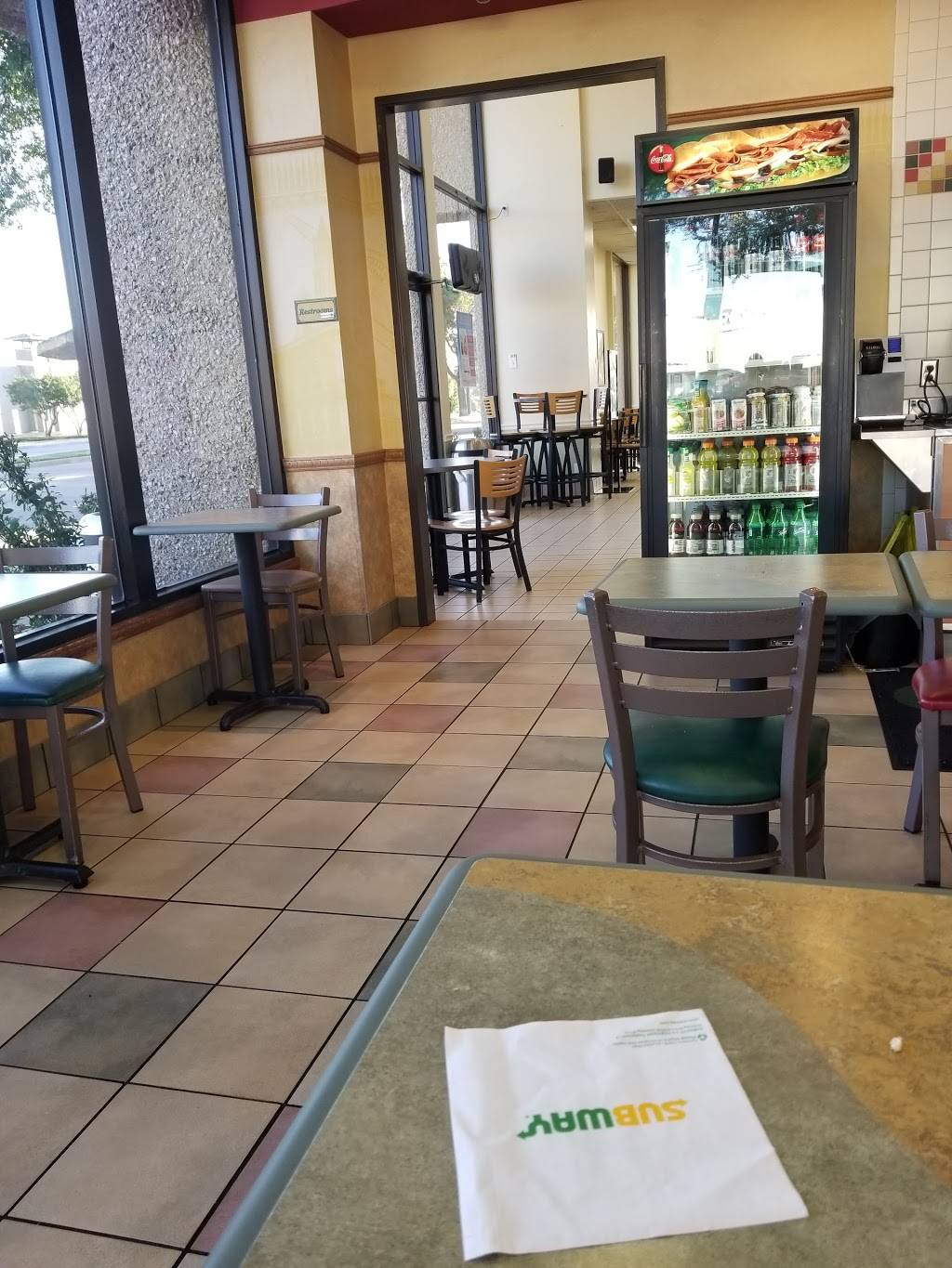 Subway Restaurants | restaurant | 6402 E Mockingbird Ln Ste A, Dallas, TX 75214, USA | 2148269898 OR +1 214-826-9898