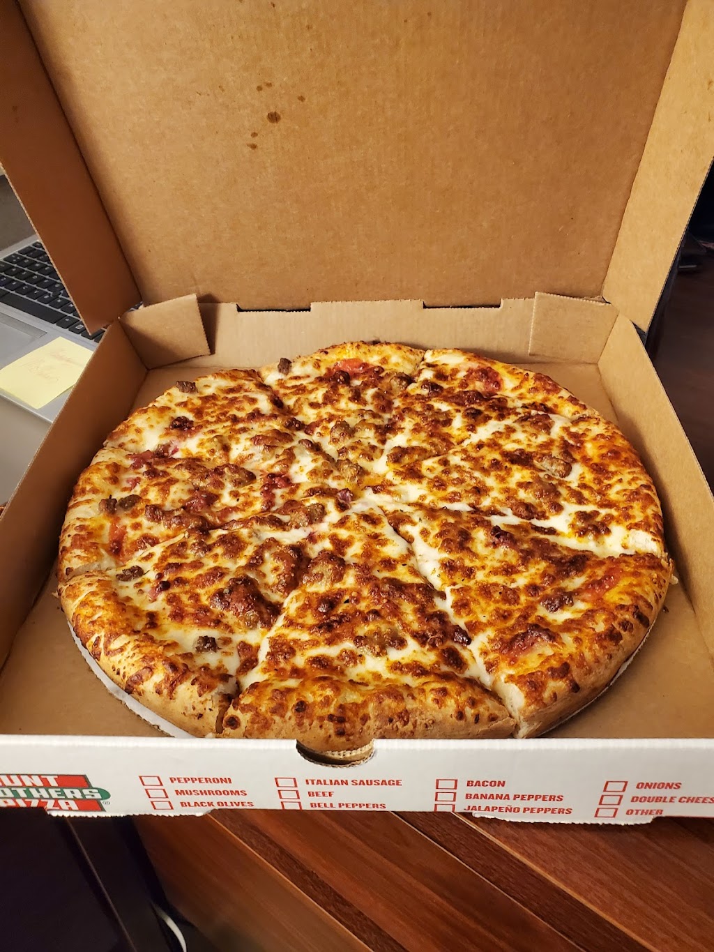 Hunt Brothers Pizza | restaurant | 7011 N Service Rd, Big Spring, TX 79720, USA | 4323935837 OR +1 432-393-5837