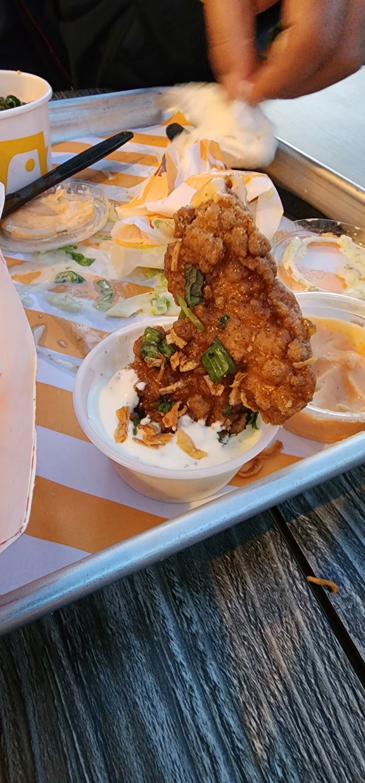 Starbird Chicken | restaurant | 429 CA-1, Hermosa Beach, CA 90254, USA | 4242378923 OR +1 424-237-8923