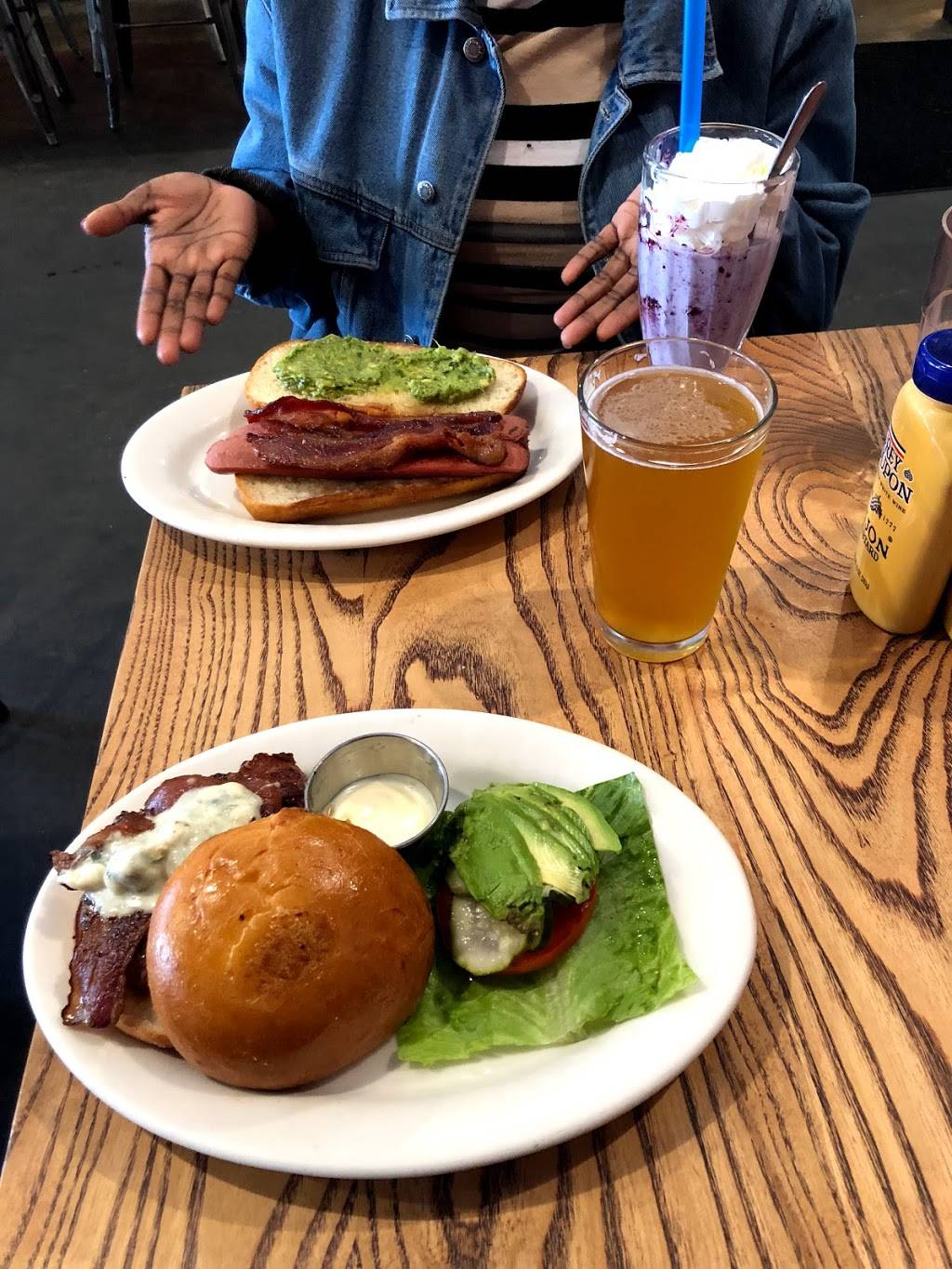 Park Burger | restaurant | 4218 Park Blvd, Oakland, CA 94602, USA | 5104791402 OR +1 510-479-1402