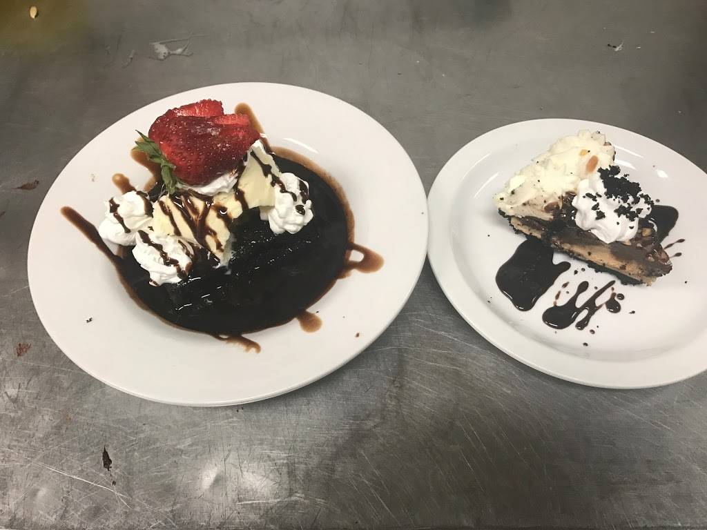 Angela’s on the River | restaurant | 2 6th Ave, St Albans, WV 25177, USA | 3047222244 OR +1 304-722-2244