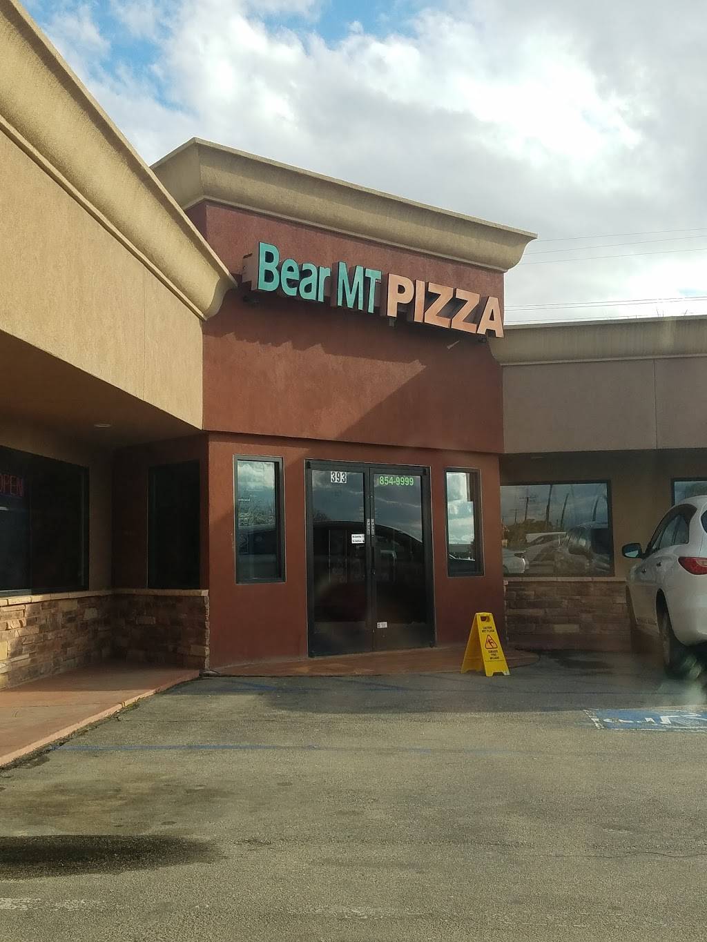 Bear Mountain Pizza | restaurant | 393 Bear Mountain Blvd, Arvin, CA 93203, USA | 6618544494 OR +1 661-854-4494
