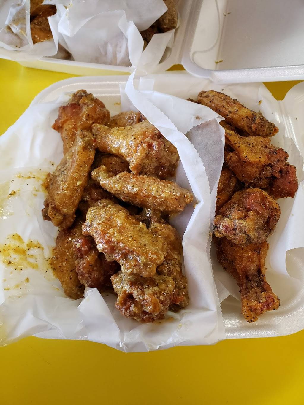 Wings & Seafood | restaurant | 5623 38th St, Indianapolis, IN 46254, USA | 3173873555 OR +1 317-387-3555