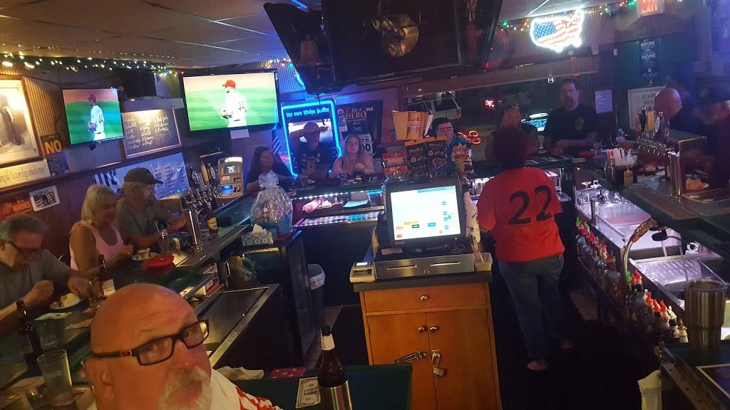 Walts Red Rose Cafe | restaurant | 2222 MacDade Boulevard, Holmes, PA 19043, USA | 6104618110 OR +1 610-461-8110