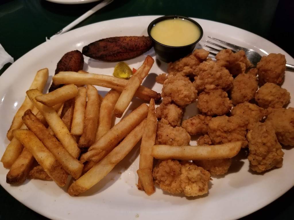 Gators Dockside | restaurant | 13701 S John Young Pkwy, Orlando, FL 32837, USA | 4079851790 OR +1 407-985-1790