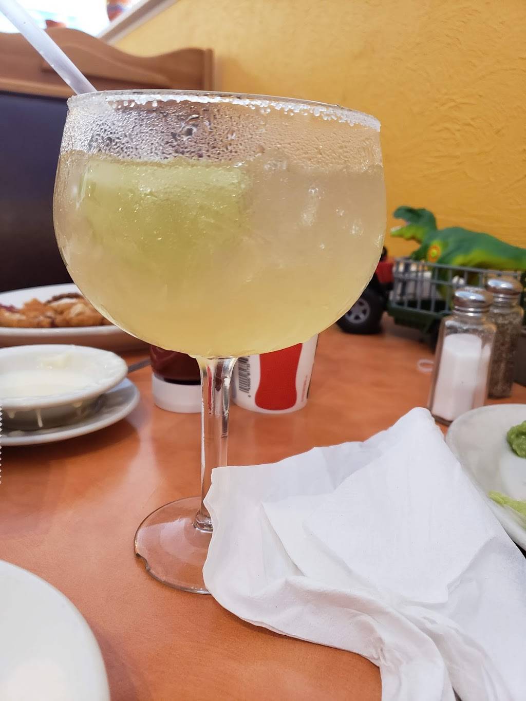Dos Margaritas | restaurant | 1558 Riverstone Pkwy, Canton, GA 30114, USA | 7707203861 OR +1 770-720-3861