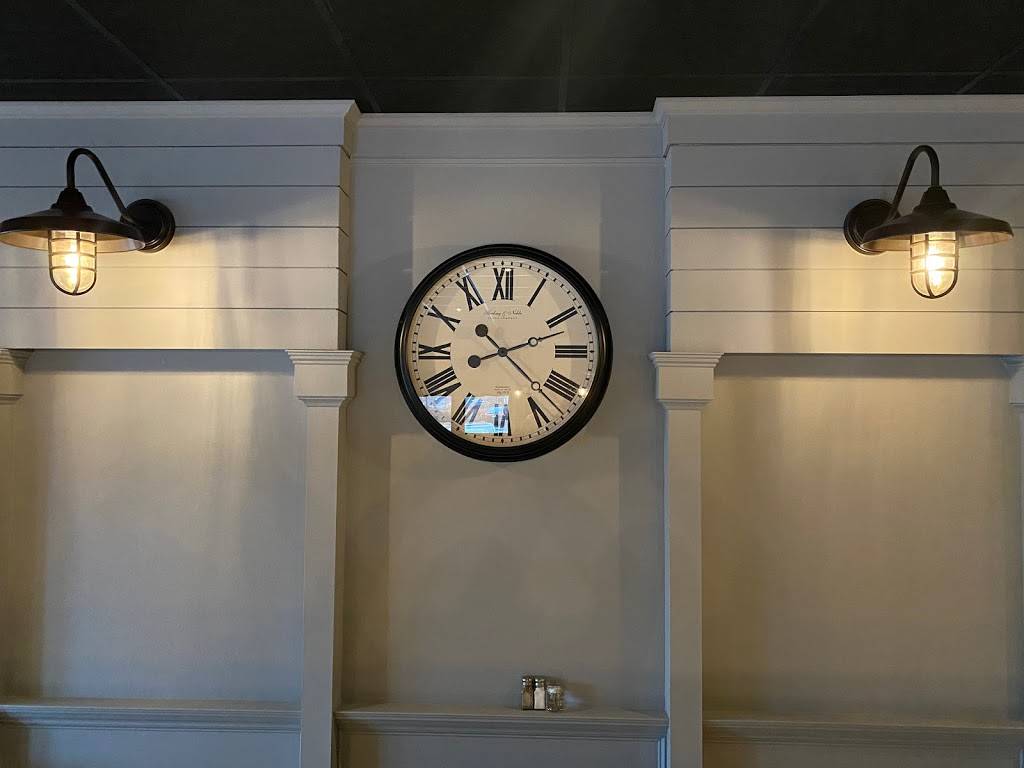 JPs Bistro | restaurant | 204 US-1, Falmouth, ME 04105, USA | 2075360953 OR +1 207-536-0953