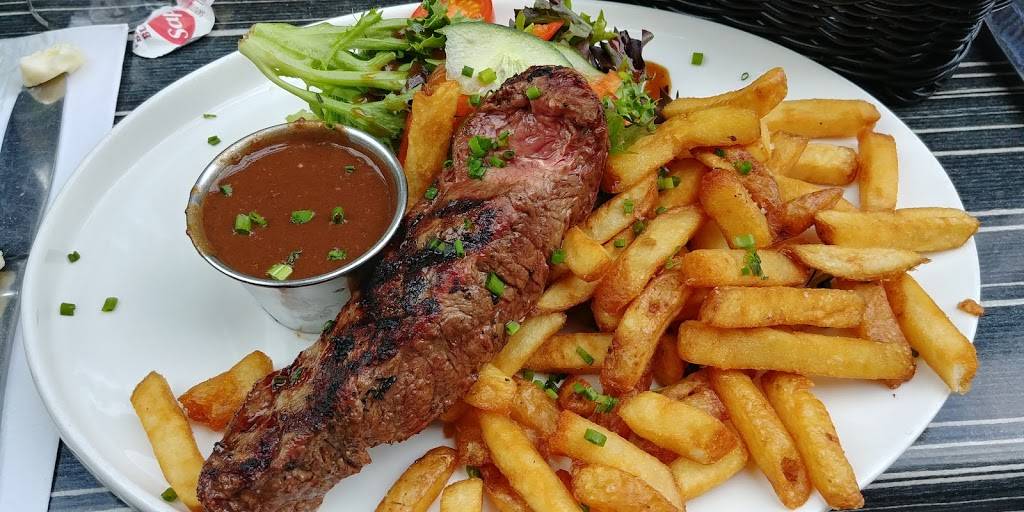 Le Repaire | restaurant | 4 Rue du Petit Champlain, Québec, QC G1K 4H4, Canada | 5813007677 OR +1 581-300-7677