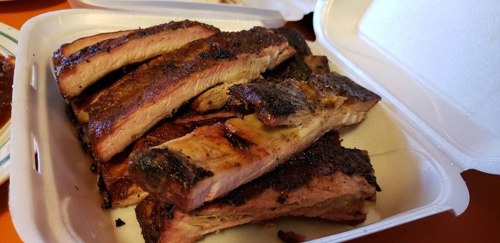 3 Pigs Bbq | restaurant | 890 E Langsford Rd, Lees Summit, MO 64063, USA | 8168132227 OR +1 816-813-2227