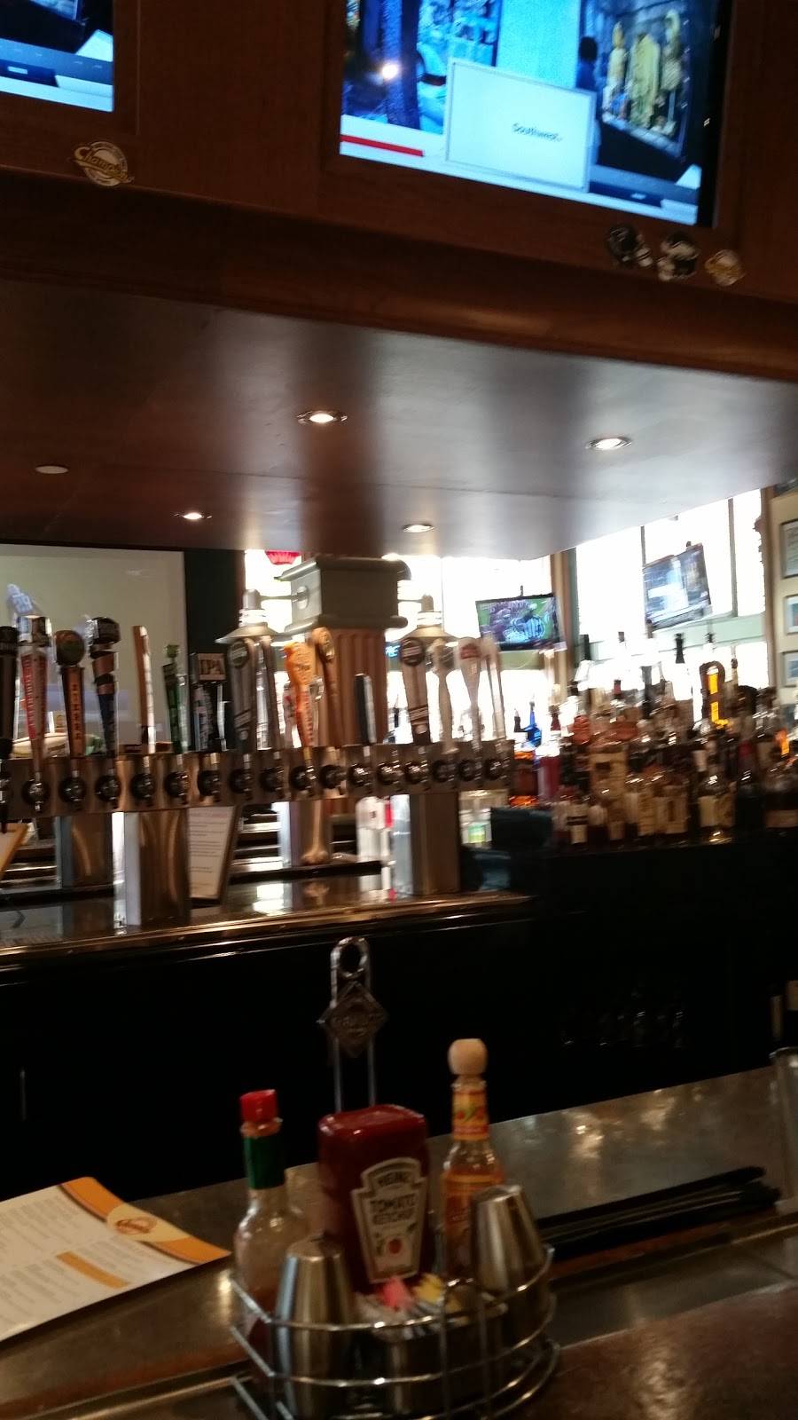 Champions | restaurant | 280 W Jefferson St, Louisville, KY 40202, USA | 5026714246 OR +1 502-671-4246