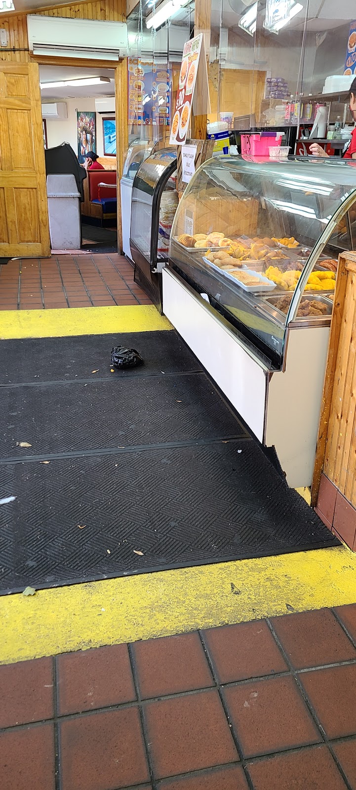 La Chiva Restaurant | restaurant | 259 Bennington St, Boston, MA 02128, USA | 6175696200 OR +1 617-569-6200