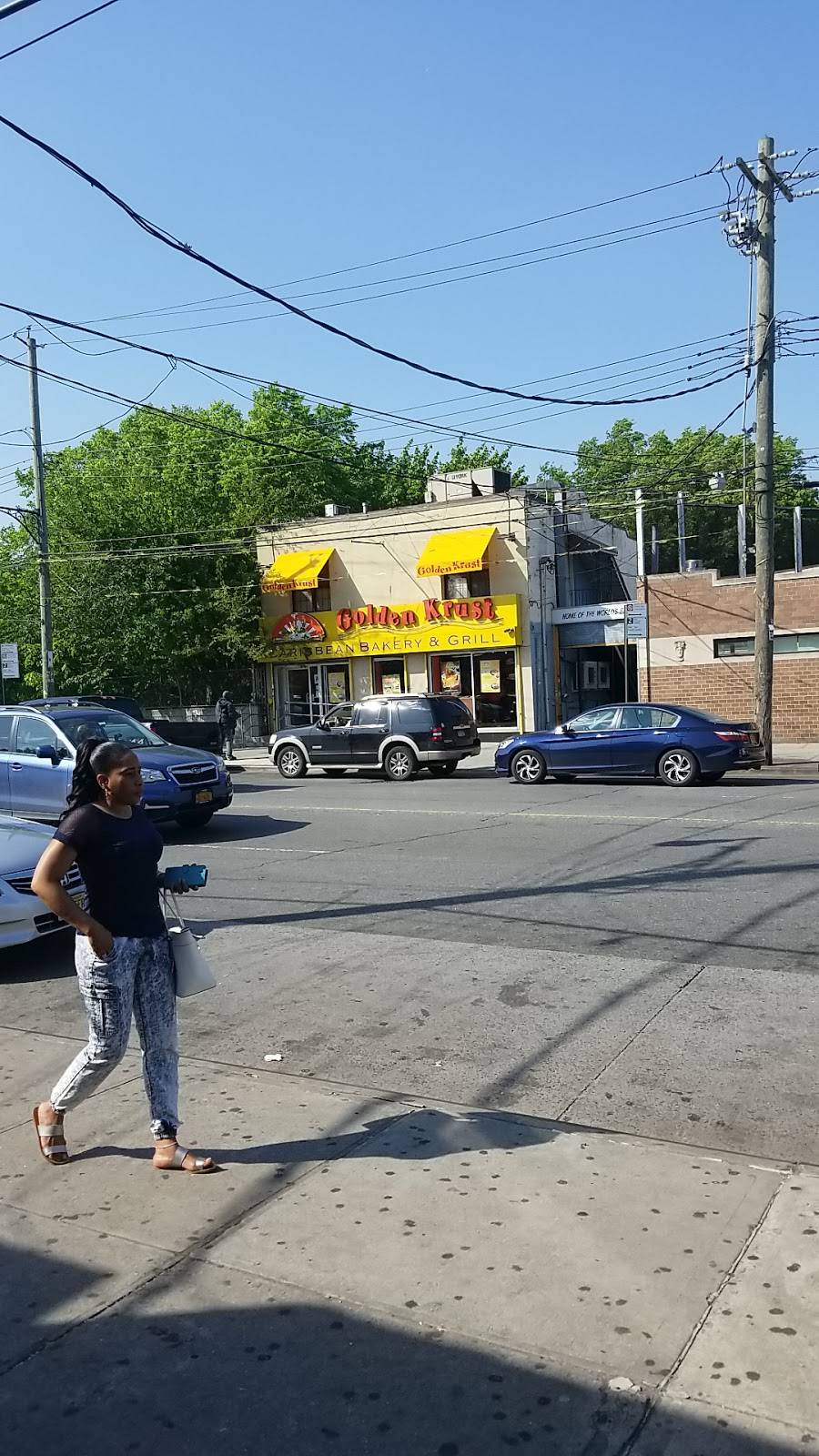 Golden Krust | restaurant | 1381 E Gun Hill Rd, Bronx, NY 10469, USA | 7187981757 OR +1 718-798-1757