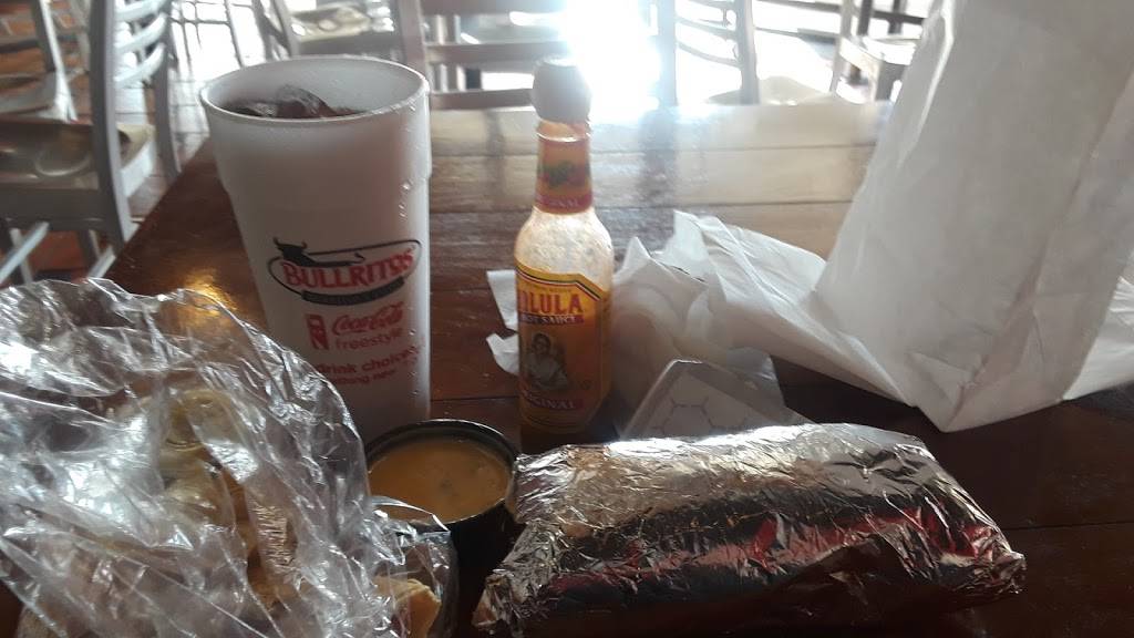 Bullritos Voss | restaurant | 1695 S Voss Rd, Houston, TX 77057, USA | 7137823700 OR +1 713-782-3700