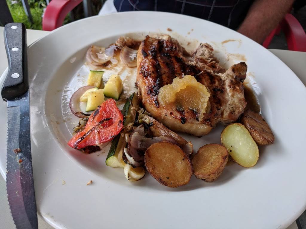 Restaurant Le Grand Café | restaurant | 690 Grande Allée E, Québec, QC G1R 2K5, Canada | 4185296237 OR +1 418-529-6237