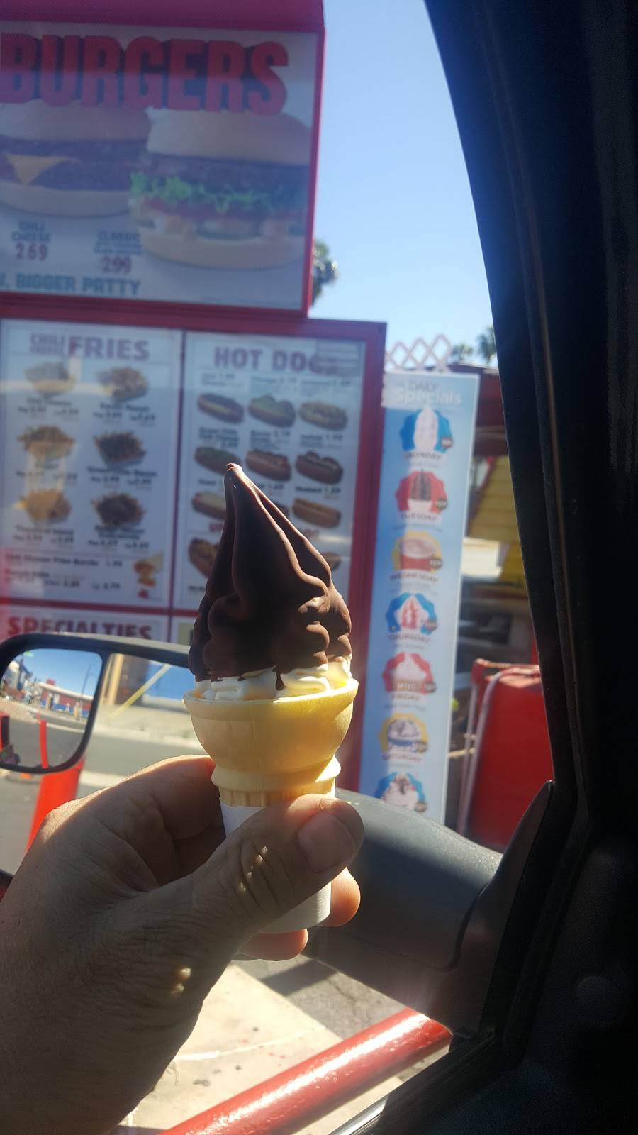 Wienerschnitzel | restaurant | 4607 Artesia Blvd, Lawndale, CA 90260, USA | 3102140019 OR +1 310-214-0019