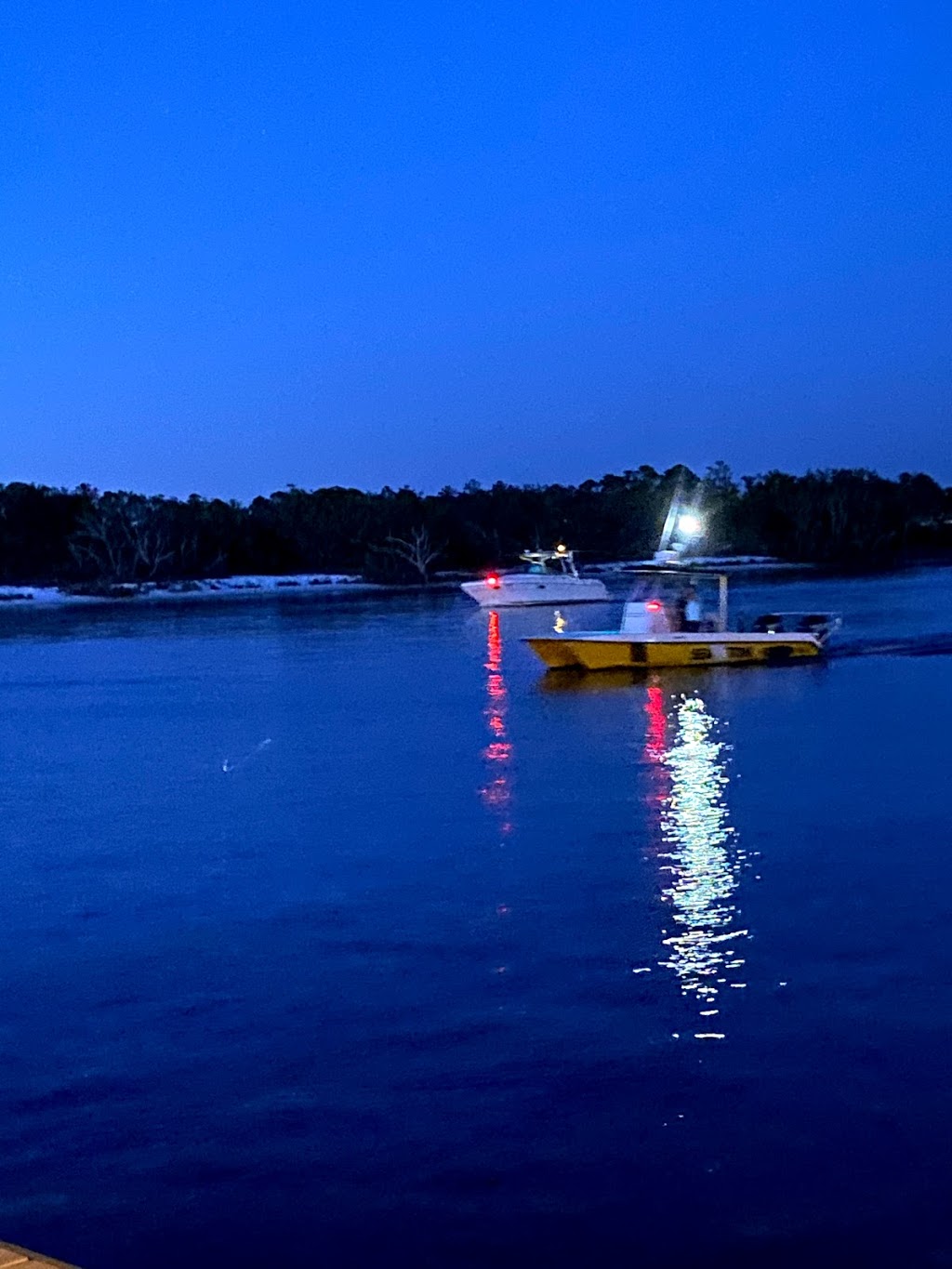 Oyster Bar Restaurant and Marina | restaurant | 13700 River Rd, Pensacola, FL 32507, USA | 8504925600 OR +1 850-492-5600