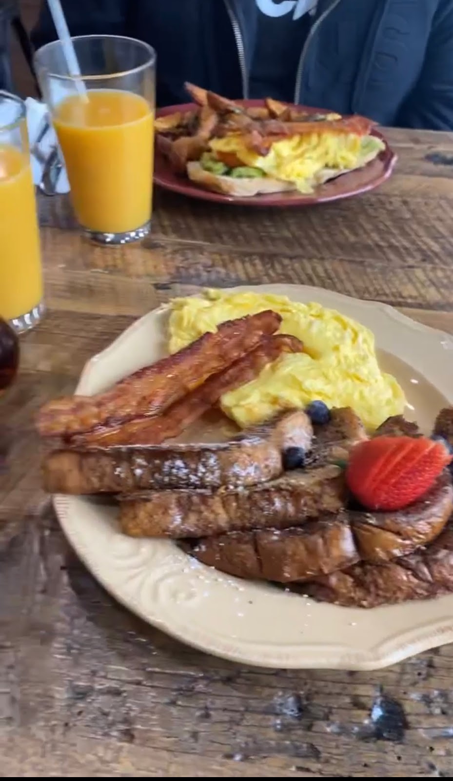 Lola’s Kitchen | restaurant | 128 N Maclay Ave, San Fernando, CA 91340, USA | 8183563826 OR +1 818-356-3826