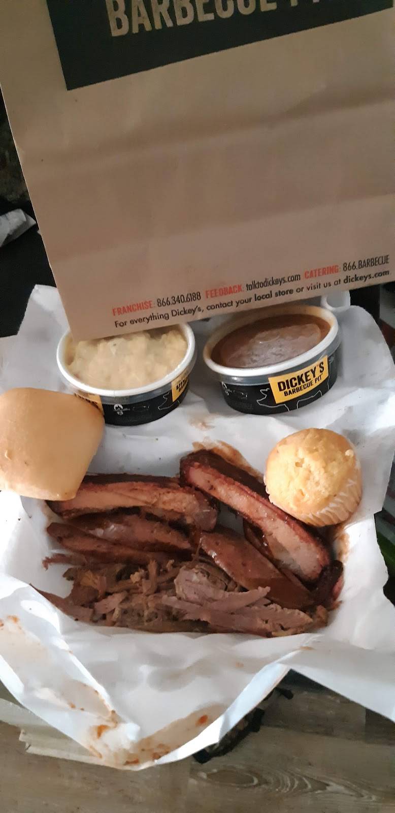 Dickeys Barbecue Pit | restaurant | 2113 Old Hudson Rd, St Paul, MN 55119, USA | 6514937834 OR +1 651-493-7834