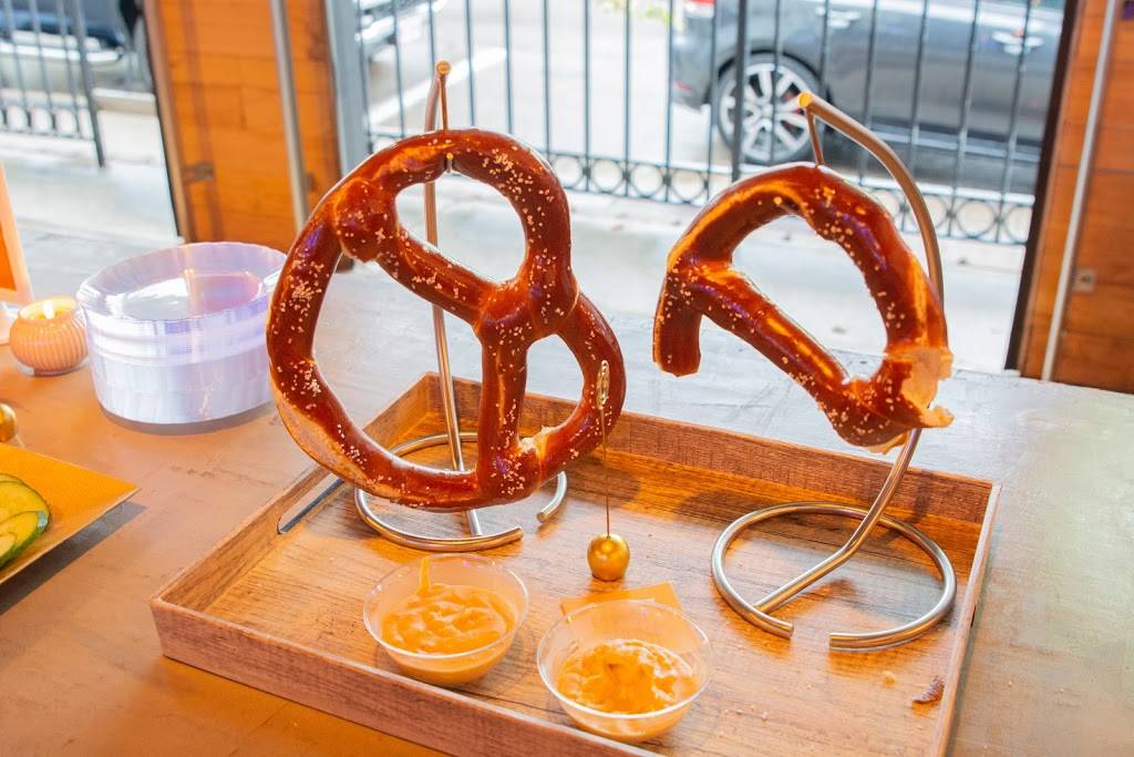 Golden Sparrow | restaurant | 20 W Benson St, Cincinnati, OH 45215, USA | 5139750440 OR +1 513-975-0440