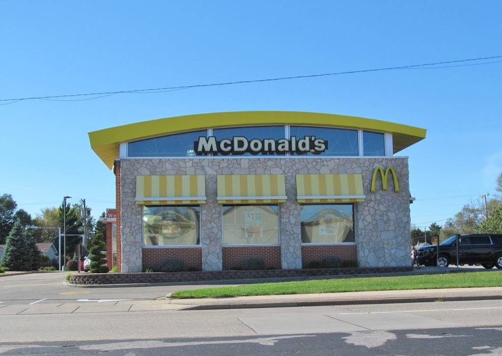 McDonalds | cafe | 2128 8th St S, Wisconsin Rapids, WI 54494, USA | 7154211680 OR +1 715-421-1680