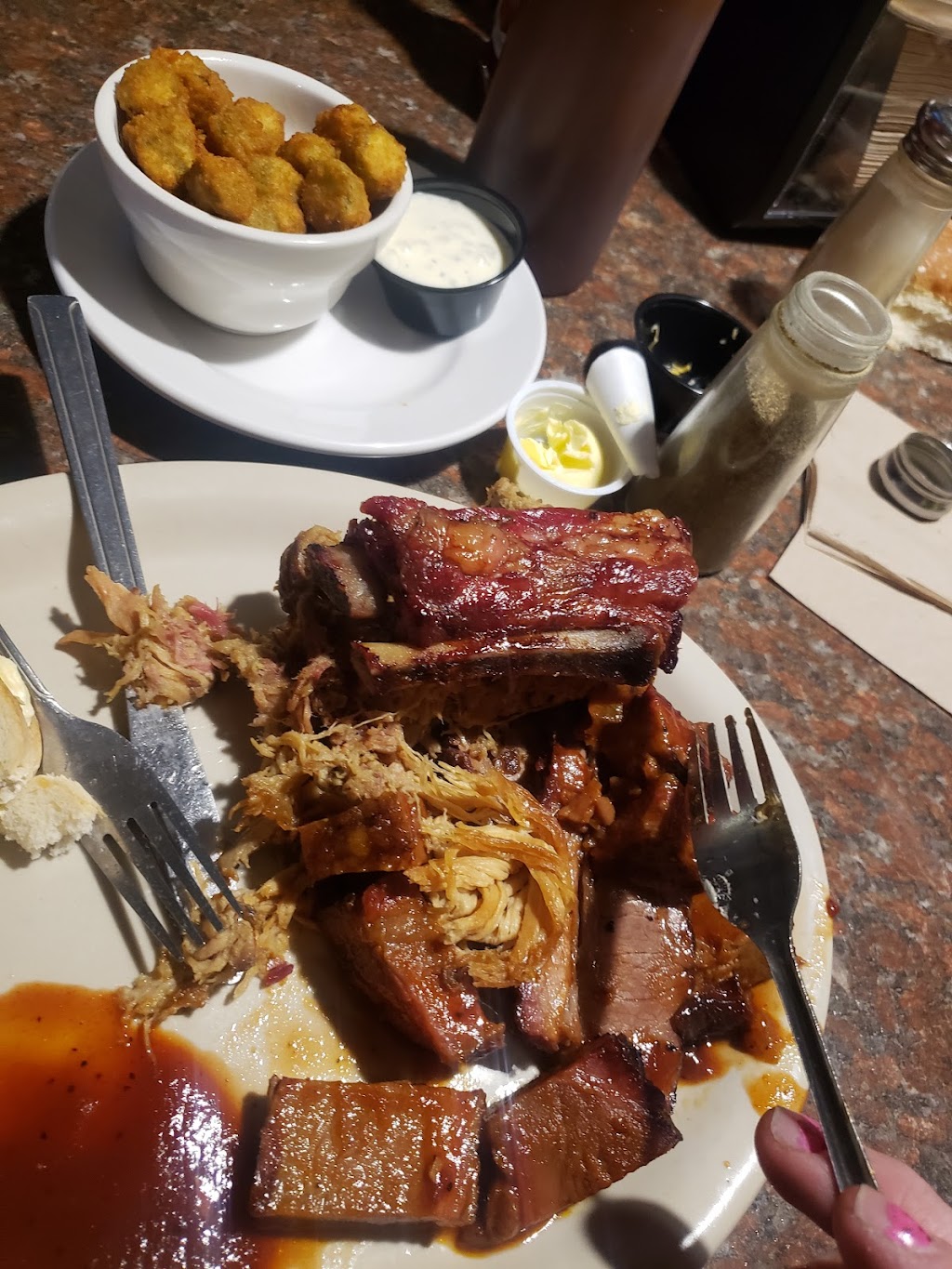 BobbyDs Merchant St BBQ | restaurant | 607 Merchant St, Emporia, KS 66801, USA | 6203421990 OR +1 620-342-1990