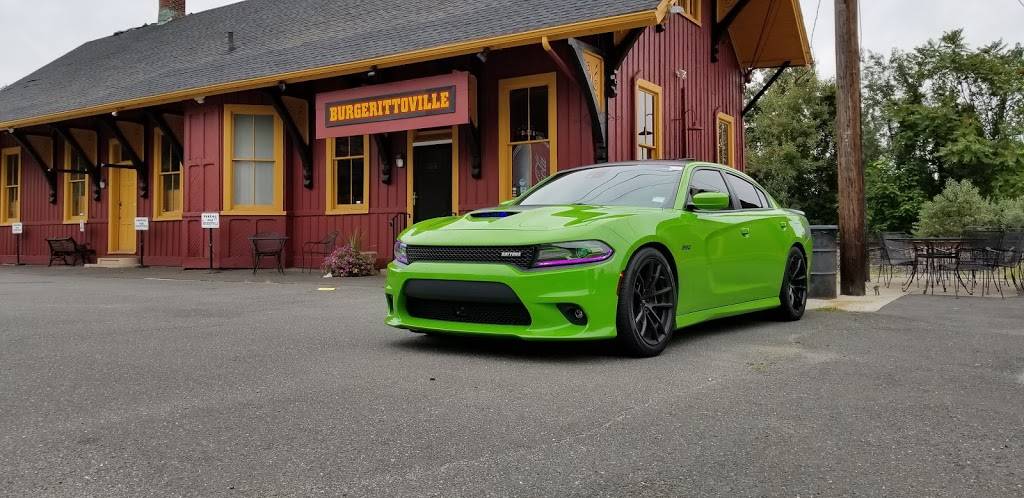 Burgerittoville | restaurant | 57 Church Hill Rd, Newtown, CT 06470, USA | 2032703500 OR +1 203-270-3500