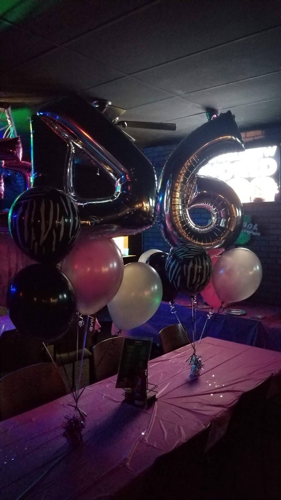 Britneys Sports Bar & Grill | restaurant | 2500 W Oakland Park Blvd, Oakland Park, FL 33311, USA | 9546253784 OR +1 954-625-3784