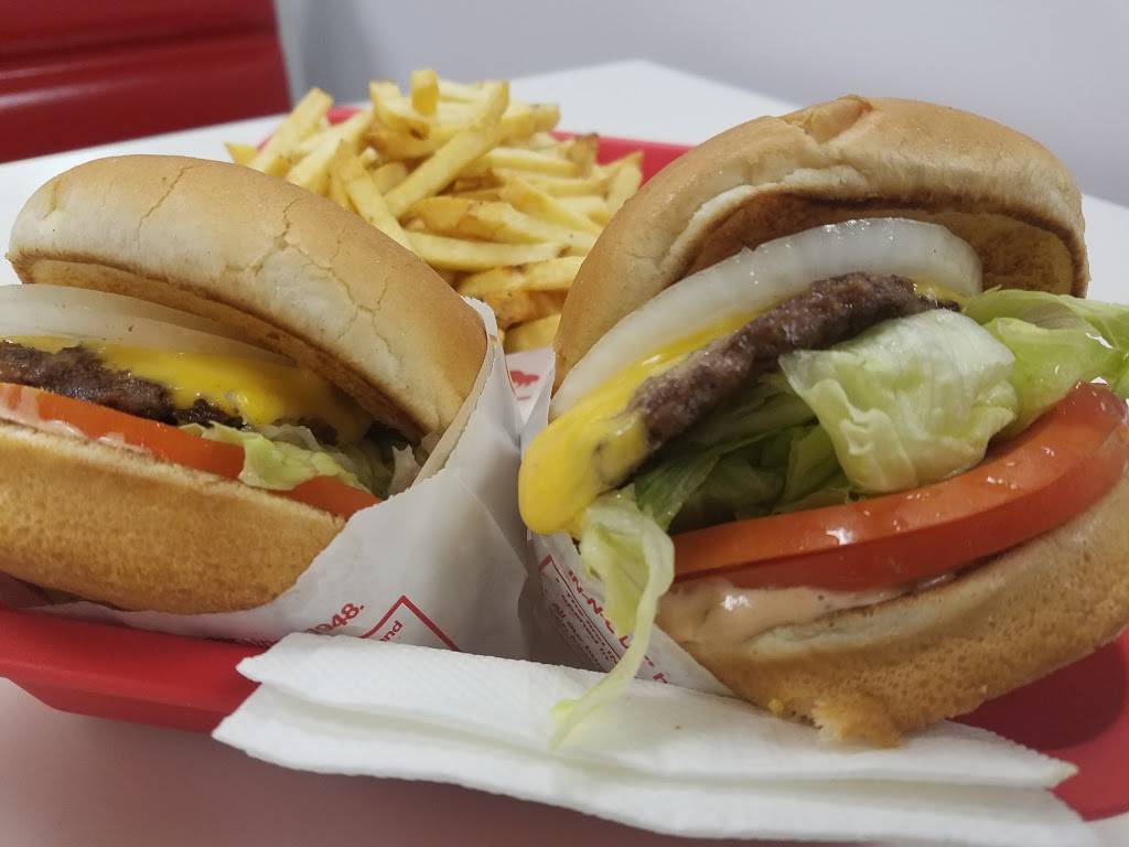 In-N-Out Burger | restaurant | 12890 Gregg Ct, Poway, CA 92064, USA | 8007861000 OR +1 800-786-1000