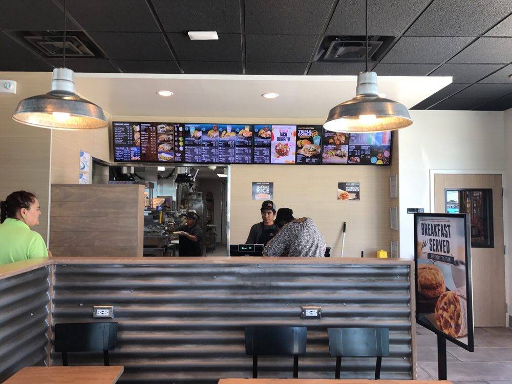 Taco Bell | meal takeaway | 5211 W 34th St, Houston, TX 77092, USA | 7133169377 OR +1 713-316-9377